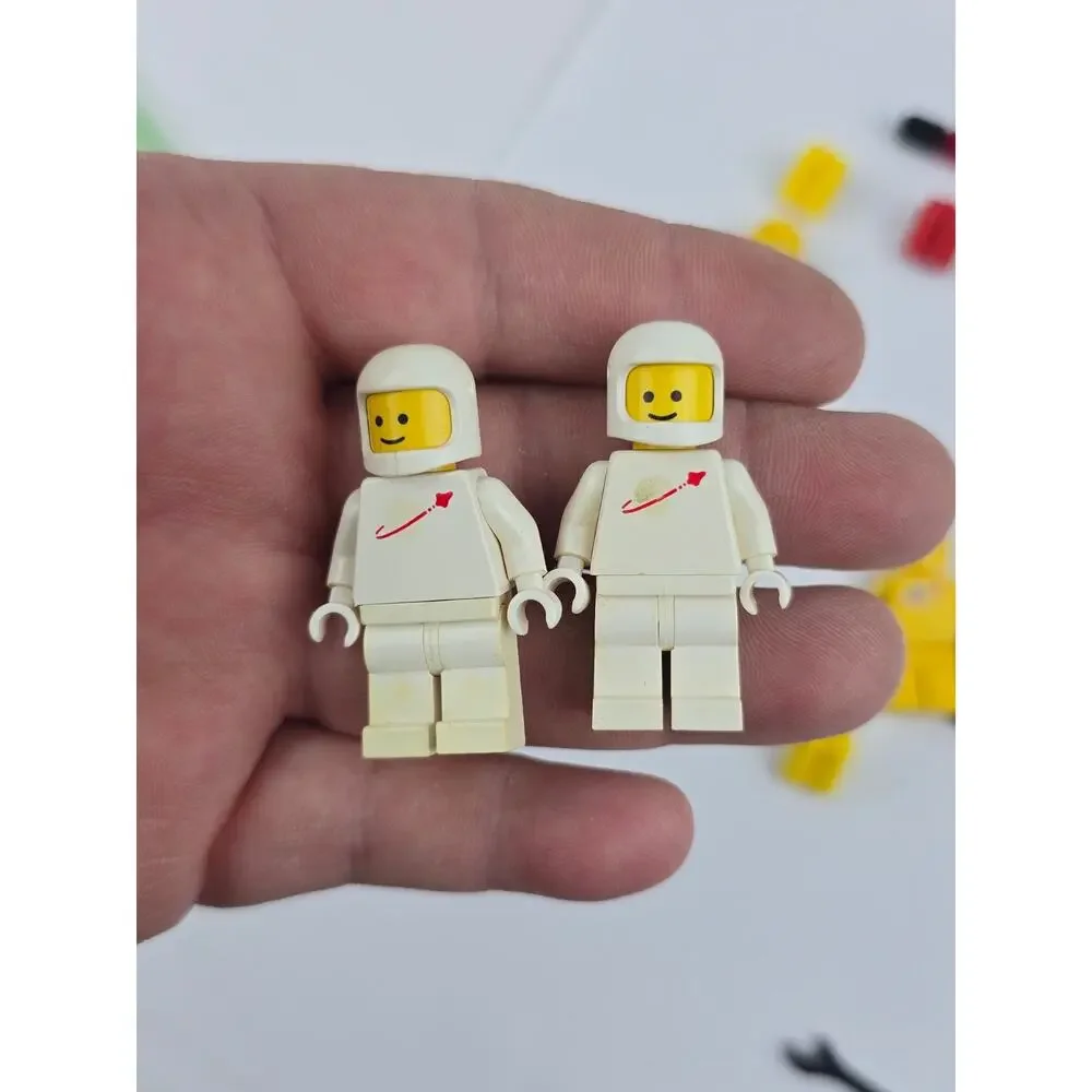 Vintage LEGO Minifigure lot Classic Space Spaceman Red White Yellow Nice cond.